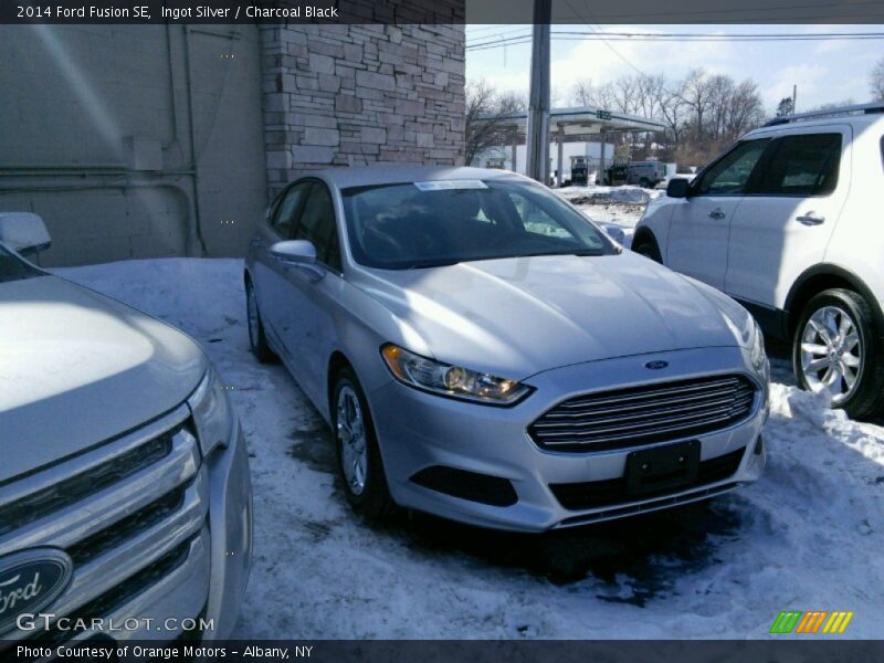 Ingot Silver / Charcoal Black 2014 Ford Fusion SE