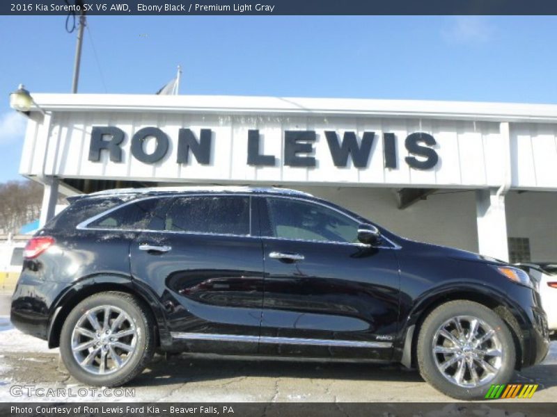 Ebony Black / Premium Light Gray 2016 Kia Sorento SX V6 AWD