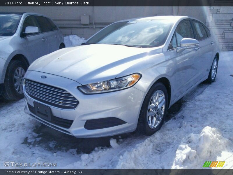 Ingot Silver / Charcoal Black 2014 Ford Fusion SE