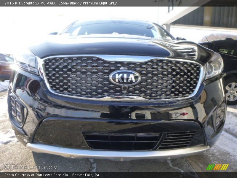 Ebony Black / Premium Light Gray 2016 Kia Sorento SX V6 AWD