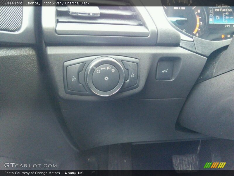 Ingot Silver / Charcoal Black 2014 Ford Fusion SE