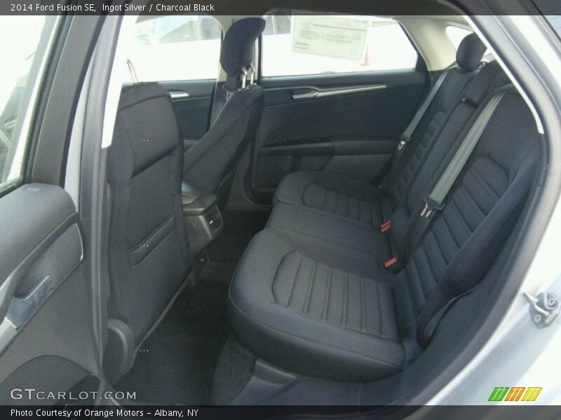 Ingot Silver / Charcoal Black 2014 Ford Fusion SE