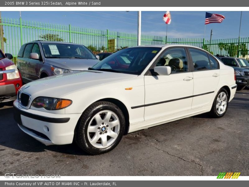 Front 3/4 View of 2005 3 Series 325i Sedan