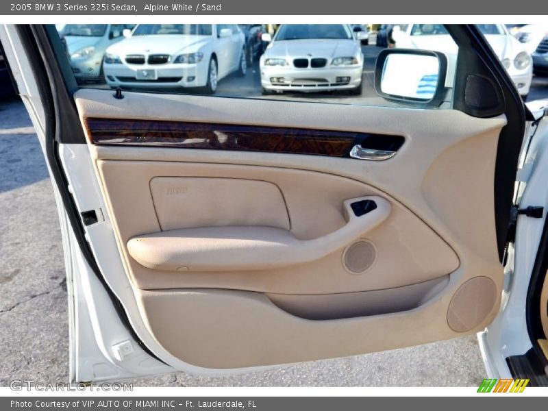 Alpine White / Sand 2005 BMW 3 Series 325i Sedan