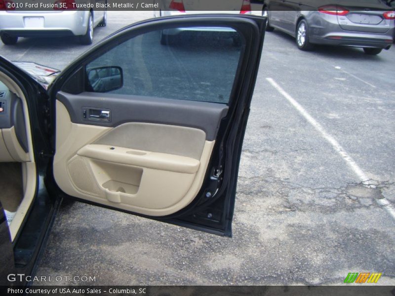 Tuxedo Black Metallic / Camel 2010 Ford Fusion SE