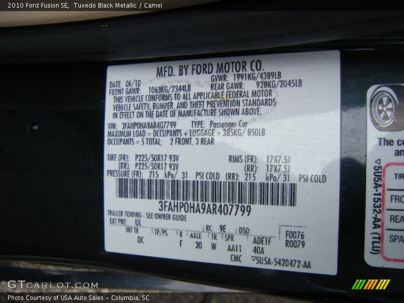 Tuxedo Black Metallic / Camel 2010 Ford Fusion SE