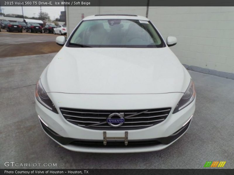 Ice White / Soft Beige 2015 Volvo S60 T5 Drive-E