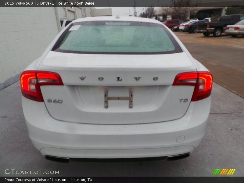 Ice White / Soft Beige 2015 Volvo S60 T5 Drive-E