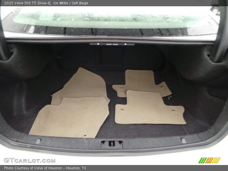 Ice White / Soft Beige 2015 Volvo S60 T5 Drive-E