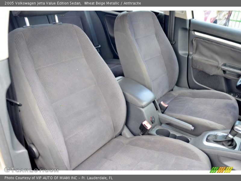 Wheat Beige Metallic / Anthracite 2005 Volkswagen Jetta Value Edition Sedan