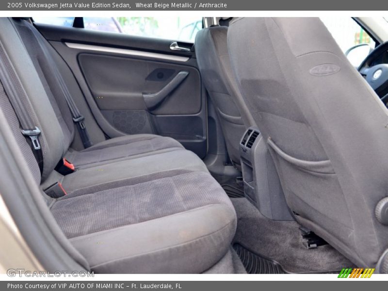 Wheat Beige Metallic / Anthracite 2005 Volkswagen Jetta Value Edition Sedan