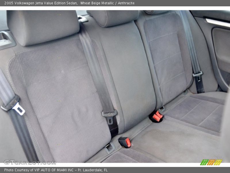 Wheat Beige Metallic / Anthracite 2005 Volkswagen Jetta Value Edition Sedan