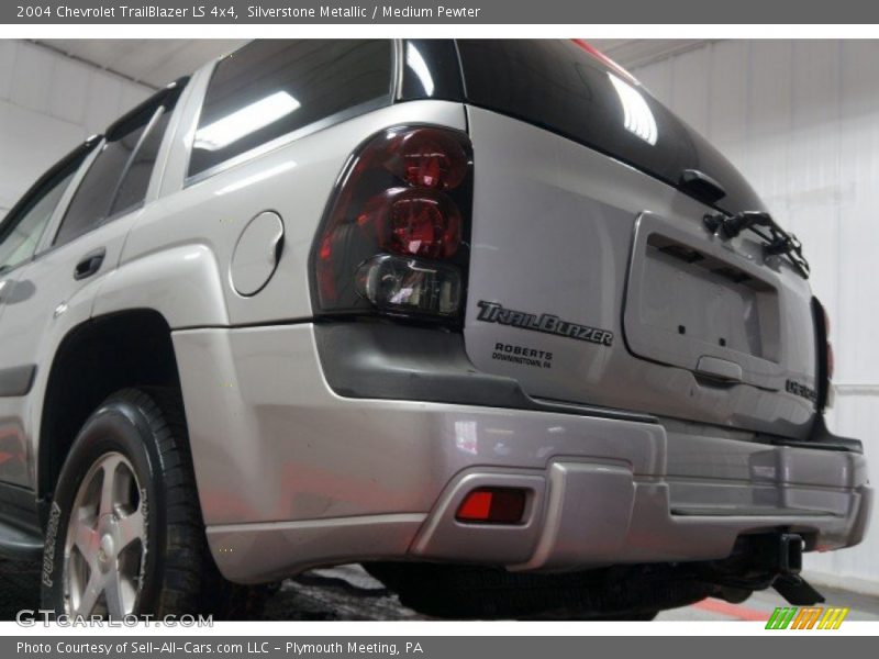 Silverstone Metallic / Medium Pewter 2004 Chevrolet TrailBlazer LS 4x4