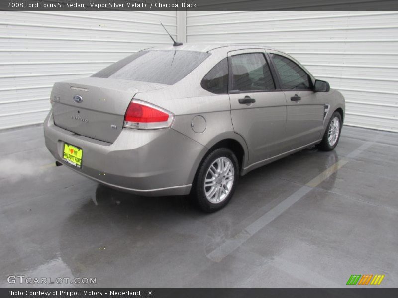 Vapor Silver Metallic / Charcoal Black 2008 Ford Focus SE Sedan