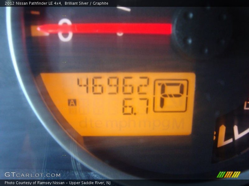 Brilliant Silver / Graphite 2012 Nissan Pathfinder LE 4x4
