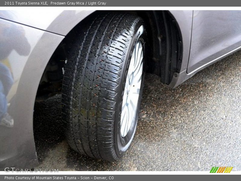 Predawn Gray Mica / Light Gray 2011 Toyota Sienna XLE