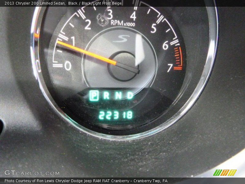 Black / Black/Light Frost Beige 2013 Chrysler 200 Limited Sedan