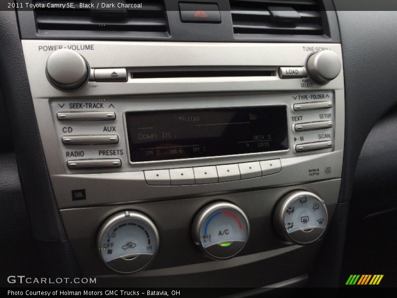 Controls of 2011 Camry SE