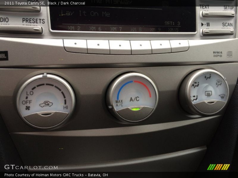 Controls of 2011 Camry SE