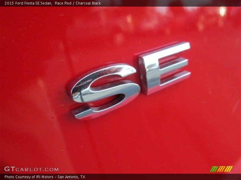 Race Red / Charcoal Black 2015 Ford Fiesta SE Sedan