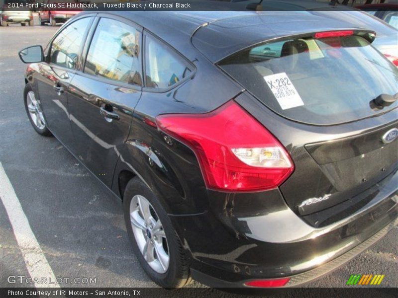 Tuxedo Black / Charcoal Black 2014 Ford Focus SE Hatchback