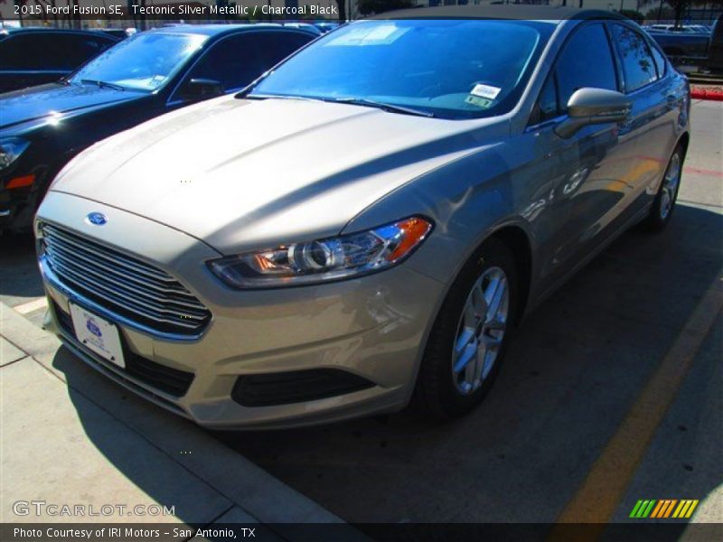 Tectonic Silver Metallic / Charcoal Black 2015 Ford Fusion SE