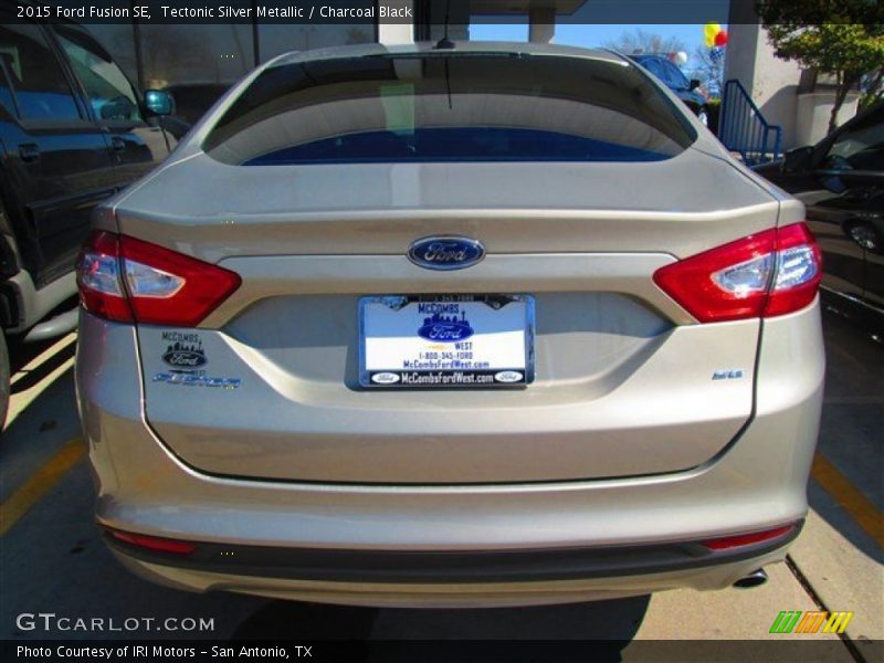 Tectonic Silver Metallic / Charcoal Black 2015 Ford Fusion SE