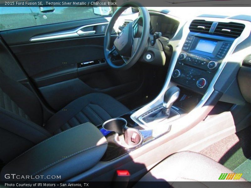 Tectonic Silver Metallic / Charcoal Black 2015 Ford Fusion SE