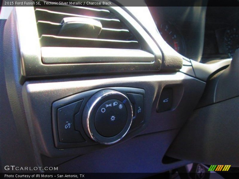 Tectonic Silver Metallic / Charcoal Black 2015 Ford Fusion SE