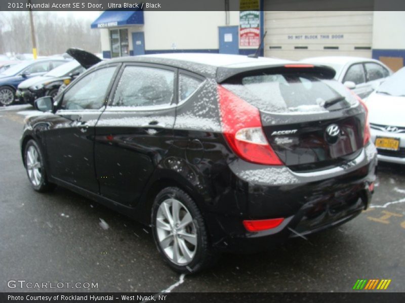 Ultra Black / Black 2012 Hyundai Accent SE 5 Door