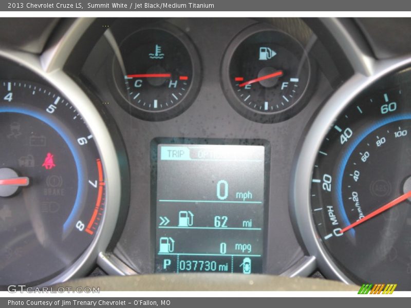 Summit White / Jet Black/Medium Titanium 2013 Chevrolet Cruze LS