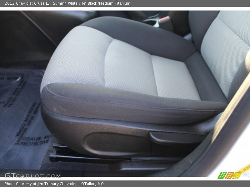 Summit White / Jet Black/Medium Titanium 2013 Chevrolet Cruze LS