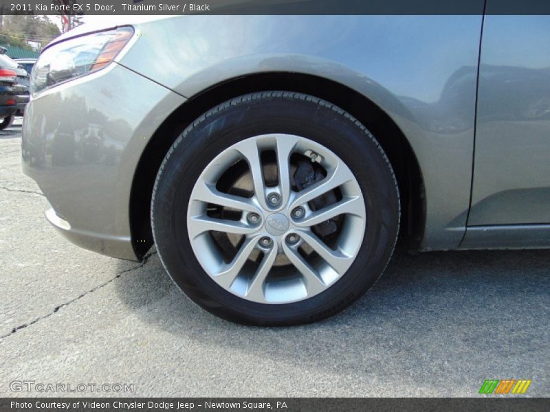 Titanium Silver / Black 2011 Kia Forte EX 5 Door