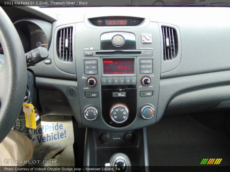 Controls of 2011 Forte EX 5 Door