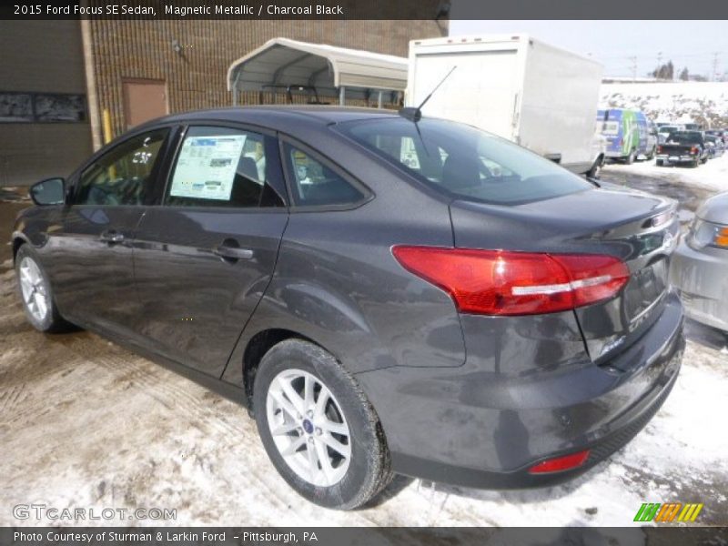 Magnetic Metallic / Charcoal Black 2015 Ford Focus SE Sedan