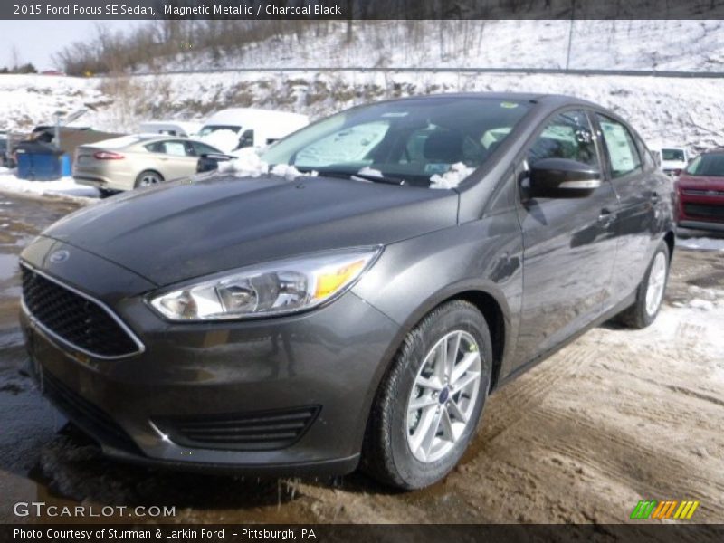 Magnetic Metallic / Charcoal Black 2015 Ford Focus SE Sedan