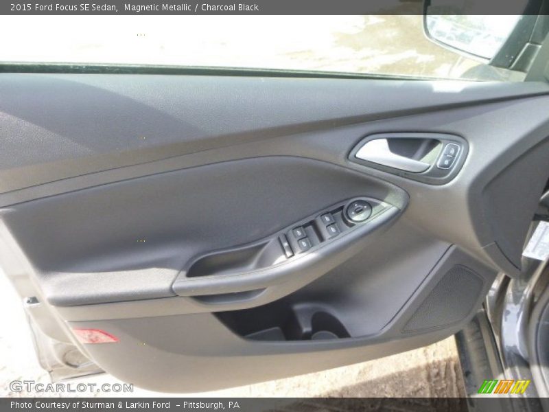 Magnetic Metallic / Charcoal Black 2015 Ford Focus SE Sedan