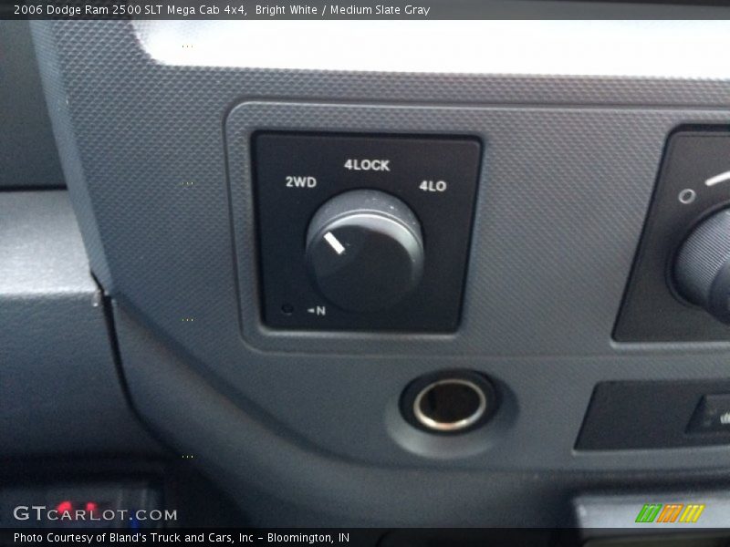 Bright White / Medium Slate Gray 2006 Dodge Ram 2500 SLT Mega Cab 4x4