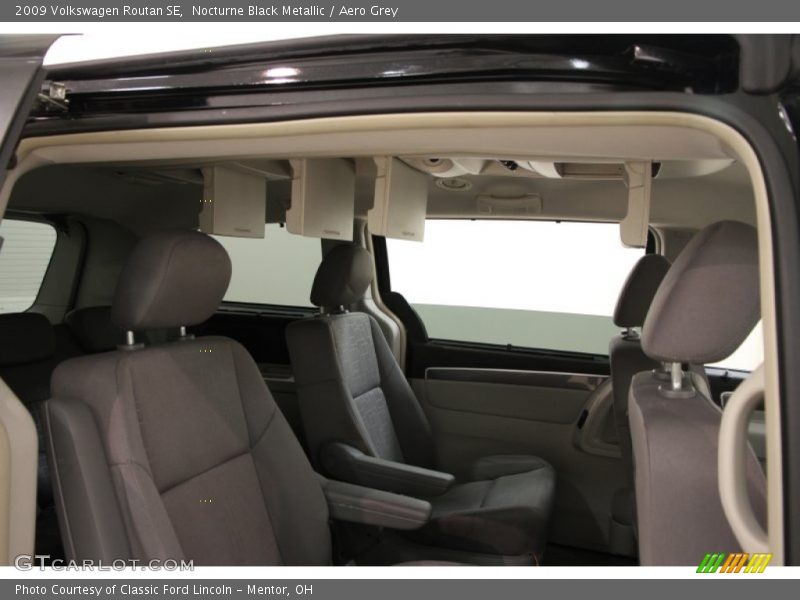 Nocturne Black Metallic / Aero Grey 2009 Volkswagen Routan SE