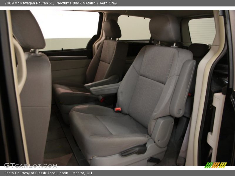 Nocturne Black Metallic / Aero Grey 2009 Volkswagen Routan SE