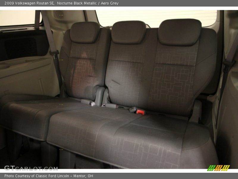 Nocturne Black Metallic / Aero Grey 2009 Volkswagen Routan SE