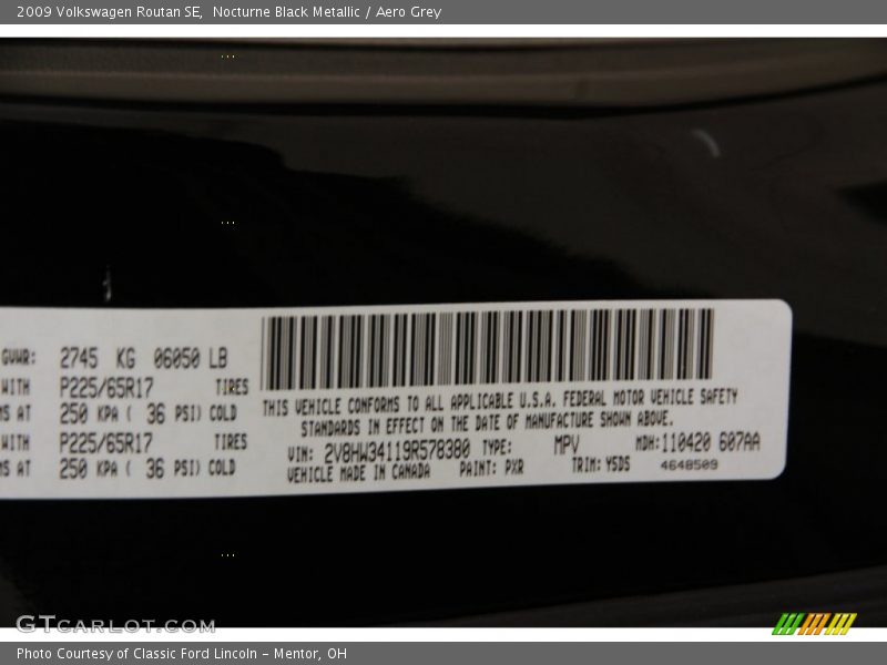 Nocturne Black Metallic / Aero Grey 2009 Volkswagen Routan SE