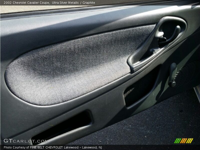 Ultra Silver Metallic / Graphite 2002 Chevrolet Cavalier Coupe