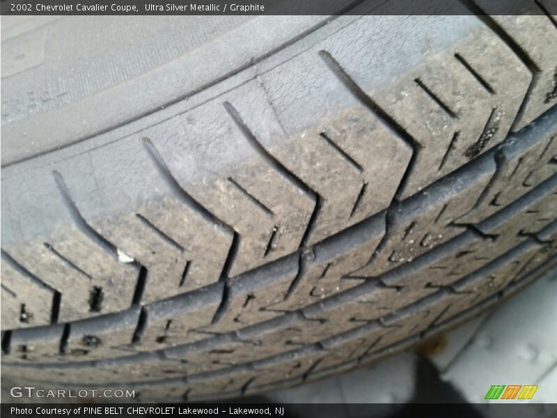 Ultra Silver Metallic / Graphite 2002 Chevrolet Cavalier Coupe