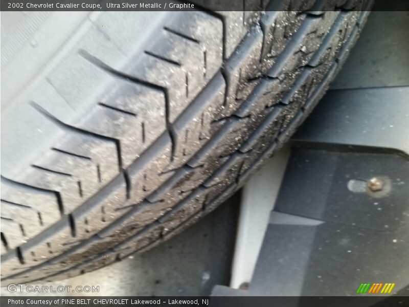 Ultra Silver Metallic / Graphite 2002 Chevrolet Cavalier Coupe