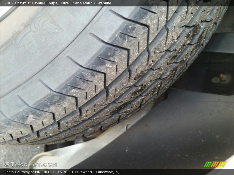 Ultra Silver Metallic / Graphite 2002 Chevrolet Cavalier Coupe