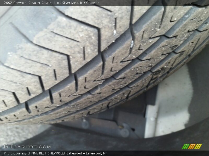 Ultra Silver Metallic / Graphite 2002 Chevrolet Cavalier Coupe