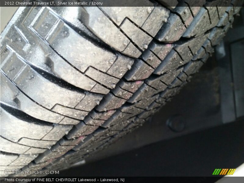 Silver Ice Metallic / Ebony 2012 Chevrolet Traverse LT