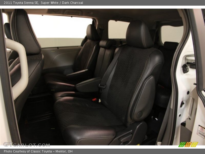 Super White / Dark Charcoal 2011 Toyota Sienna SE