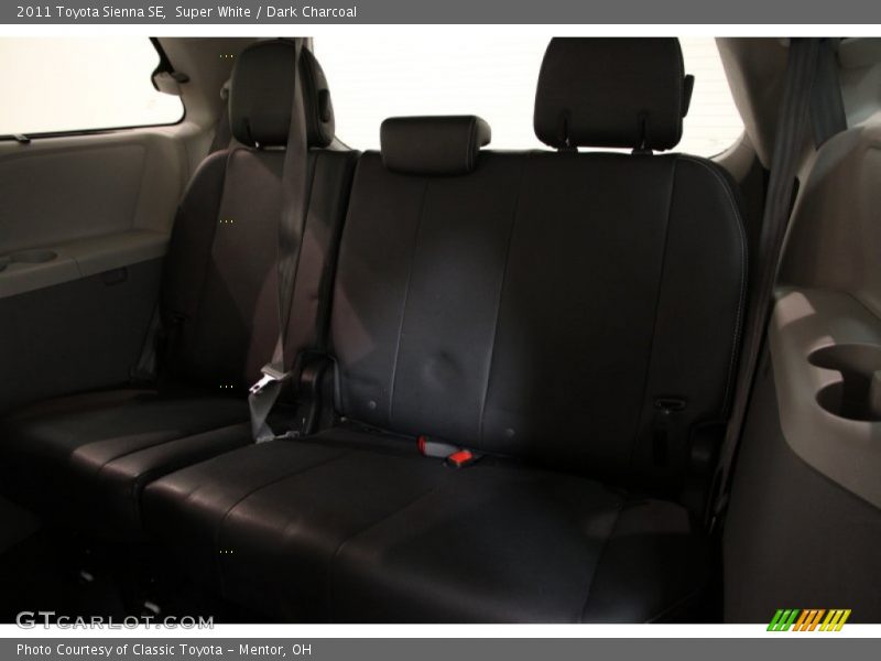 Super White / Dark Charcoal 2011 Toyota Sienna SE